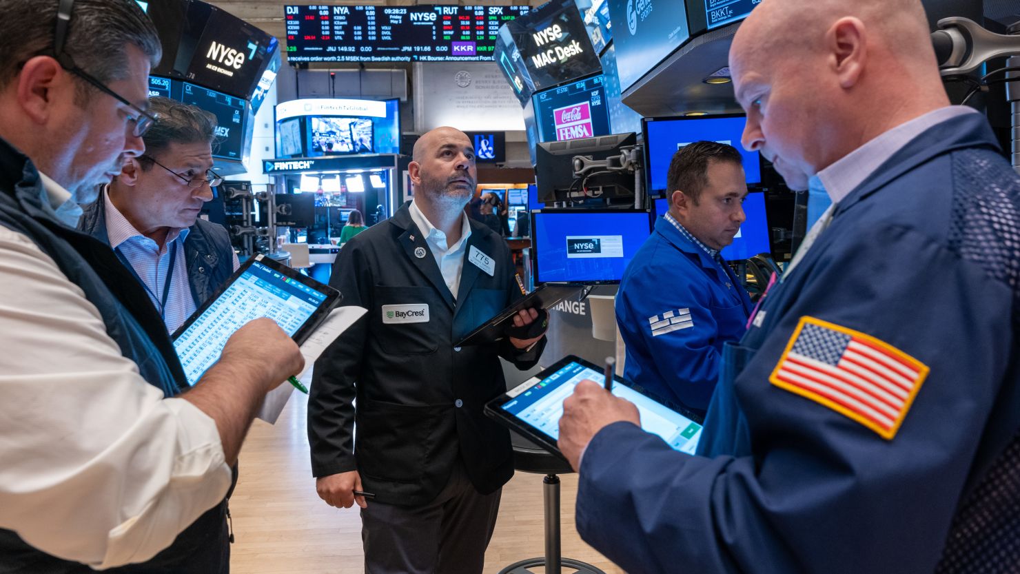 Thị trường chứng khoán Mỹ phục hồi, Nasdaq Composite lập kỷ lục mới