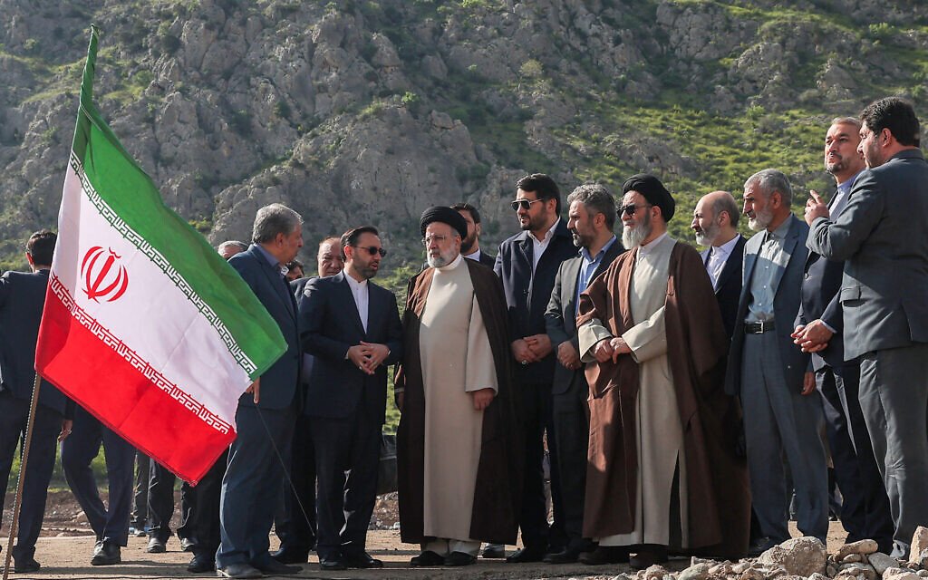 Máy bay chở tổng thống Iran rơi: “Không còn ai sống sót”