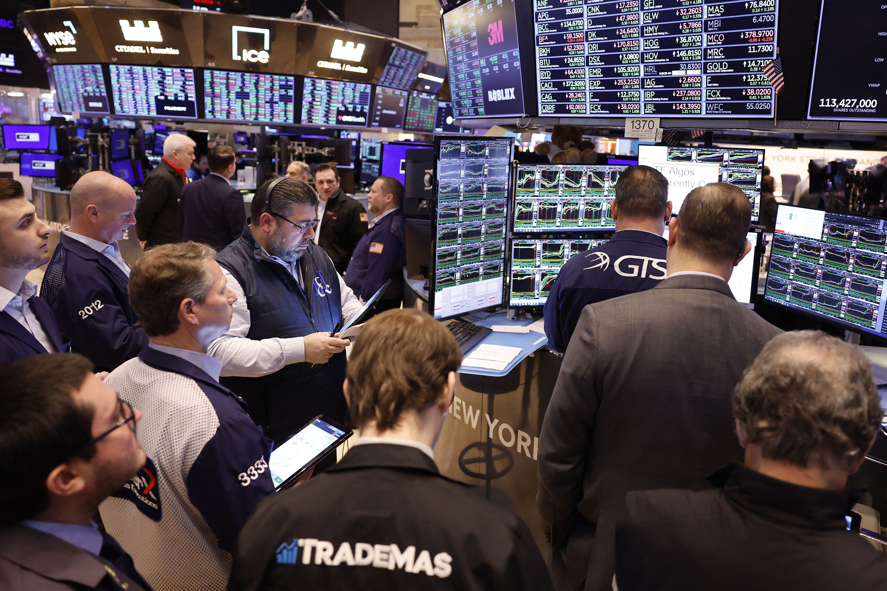 Chỉ số Dow Jones leo lên mức cao nhất trong 1 tháng