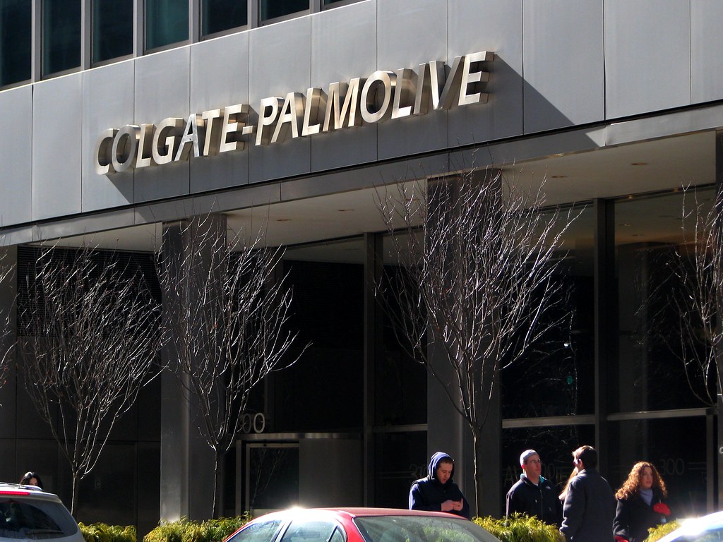 Colgate-Palmolive là cổ phiếu động lượng hàng đầu: bạn có nên mua?