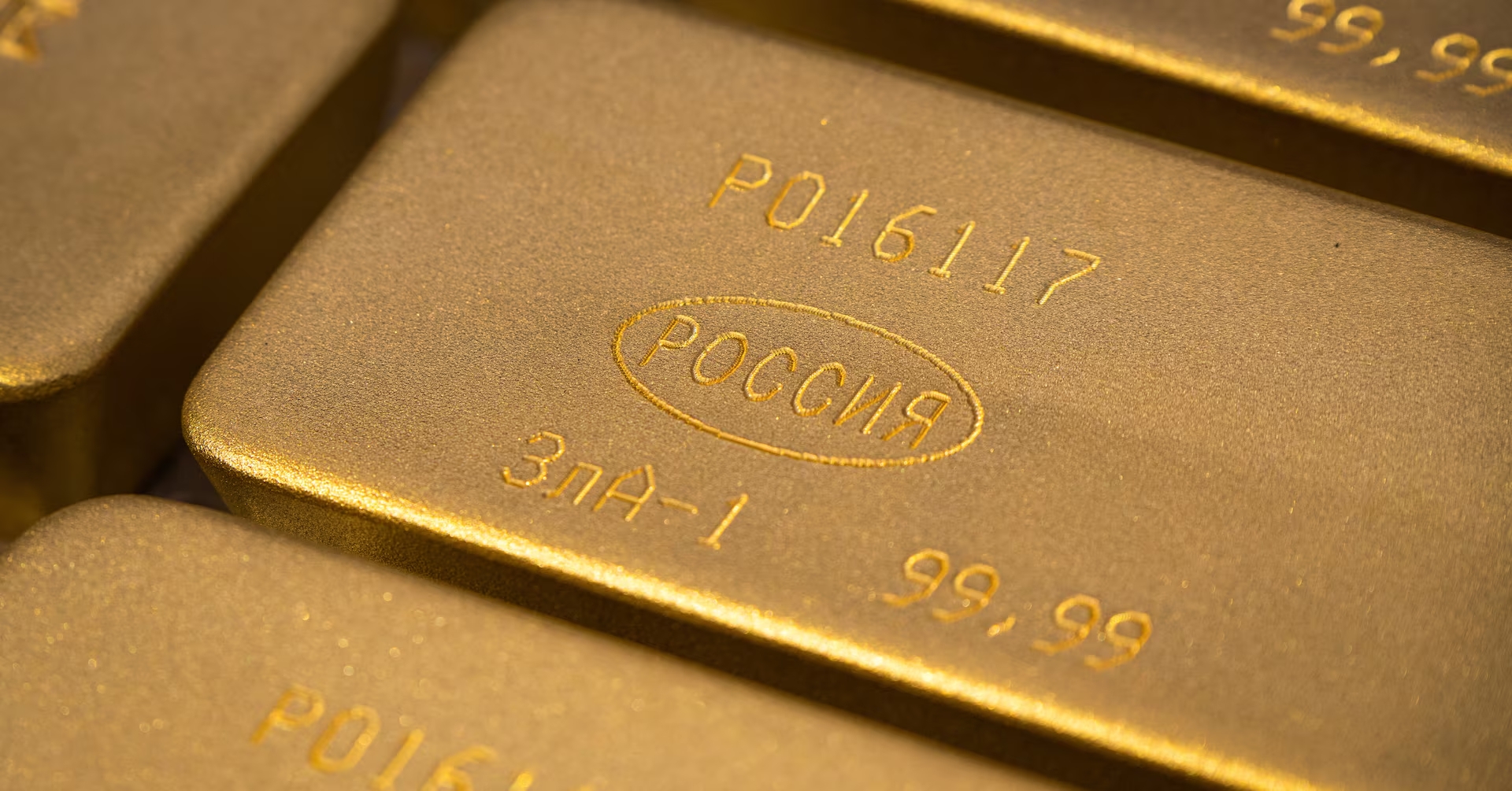 Tin nóng 28/06: Vàng tăng 1% khi đô la giảm