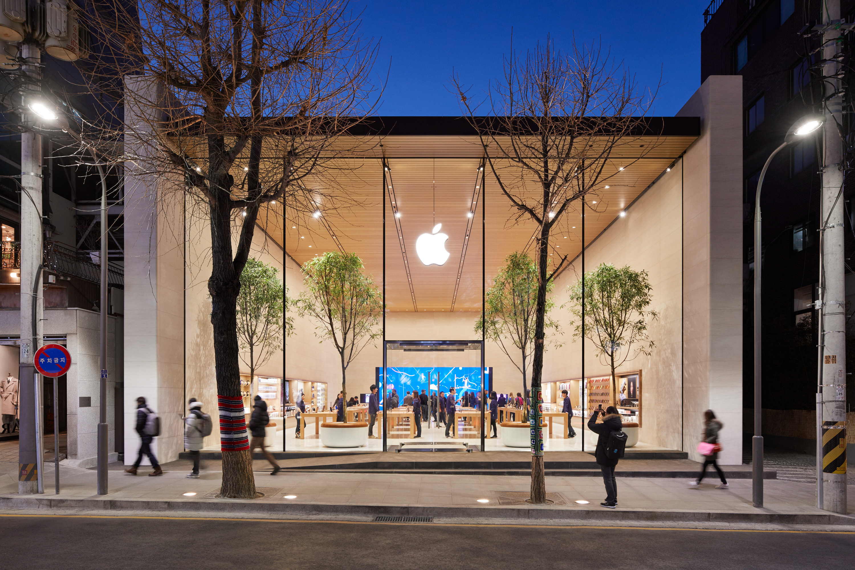 Cổ phiếu Apple tăng bứt phá. Nên mua, bán hay giữ?