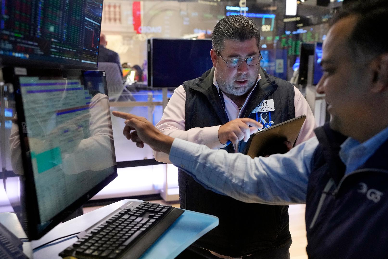 Tin nóng 14/06: Nasdaq, S&P 500 lập đỉnh ngày thứ 4 liên tiếp