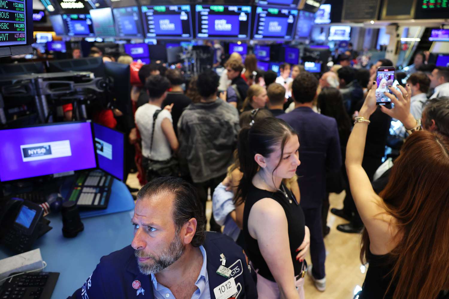 Tin nóng 19/06: S&P 500, Nasdaq đóng cửa cao kỷ lục nhờ làn sóng AI