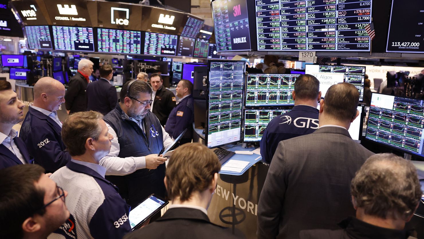 Tin nóng 25/06: Dow Jones đóng cửa ở mức cao nhất một tháng