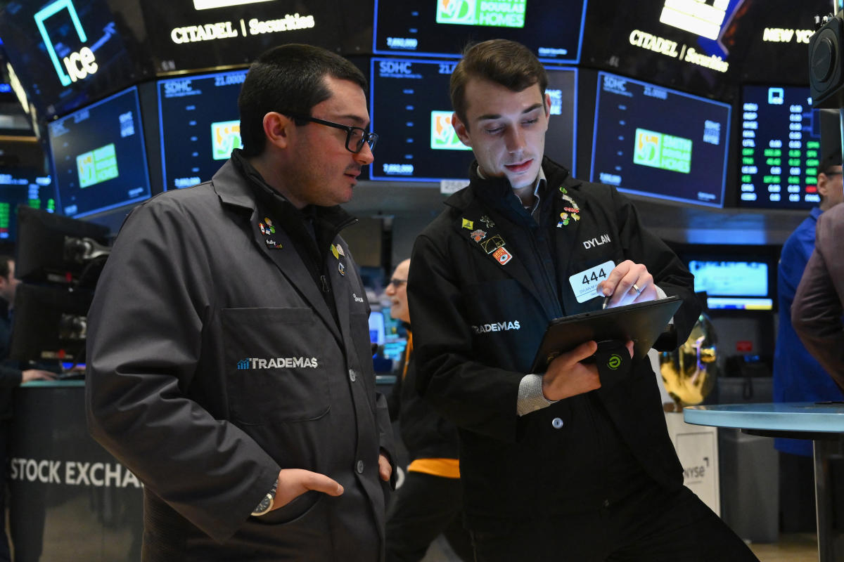 Tin nóng 26/06: Nasdaq tăng điểm nhờ sức mạnh công nghệ