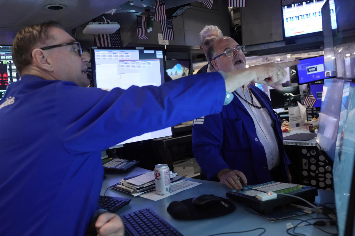 Tin nóng 25/07: S&P, Nasdaq đóng cửa thấp nhất nhiều tuần