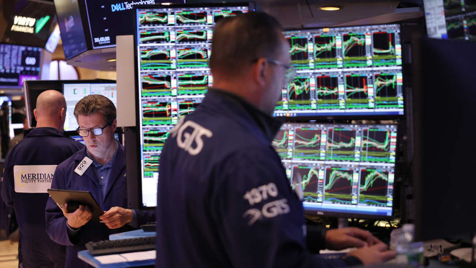 Chỉ số S&P 500 và Nasdaq Composite “xanh” 5 phiên liên tiếp
