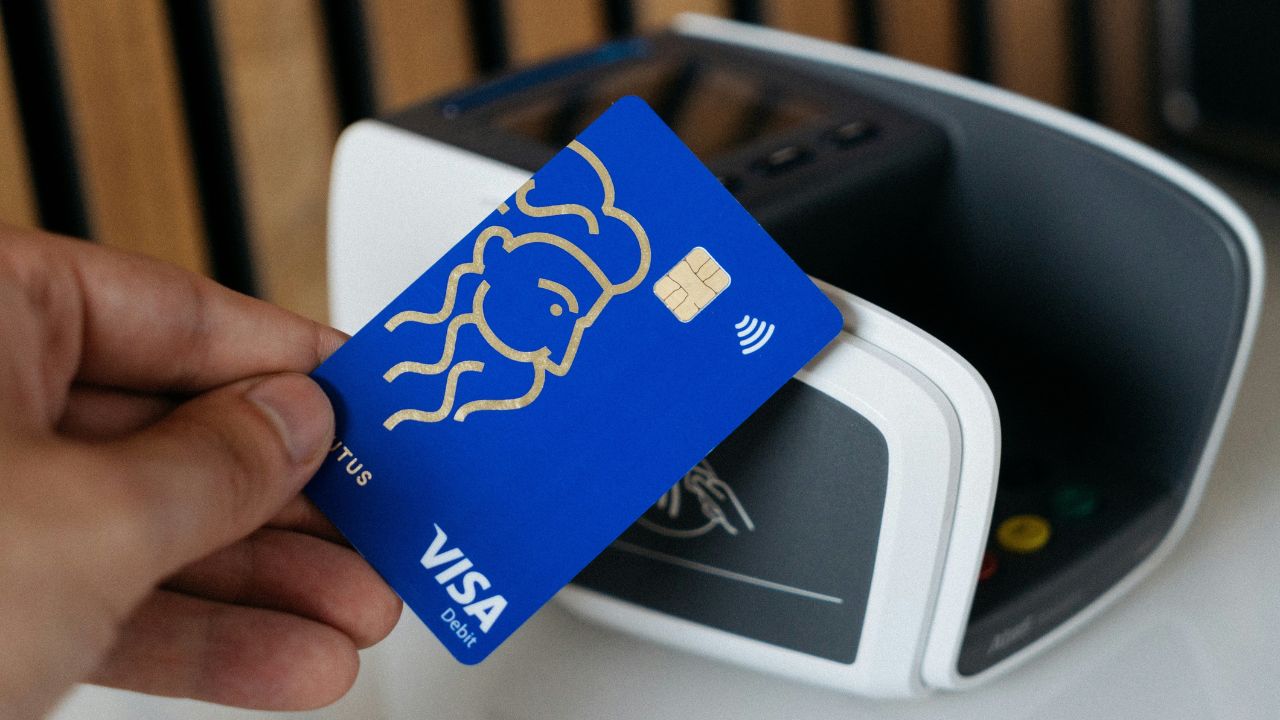 Visa: Mua Mạnh với định giá thấp, cổ tức tăng trưởng nhanh