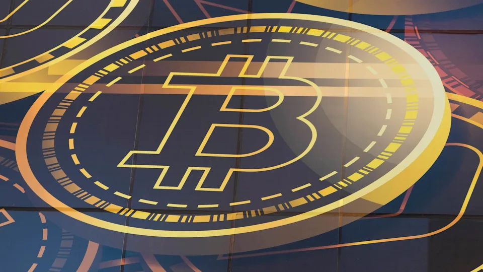 Bitcoin ghi nhận tháng giảm mạnh nhất kể từ tháng 6/2022, chuyên gia cảnh báo có thể lùi về 40.000 USD